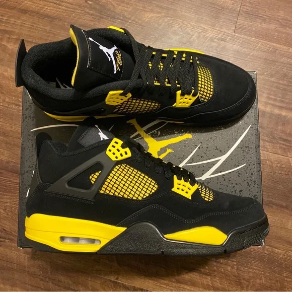 Air Jordan 4 Retro Thunder size 13